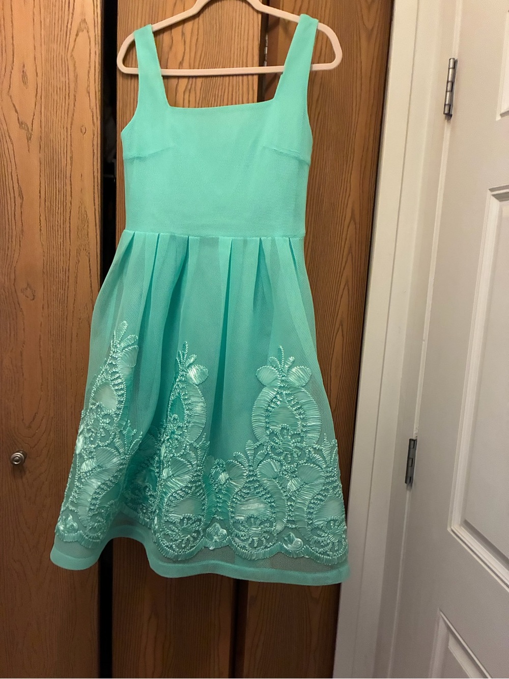 Women’s dress, lined, sleeveless